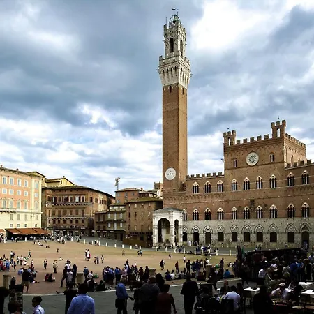 Con Terrazza Privata Nel Cuore Di - Ztl Free Apartman *