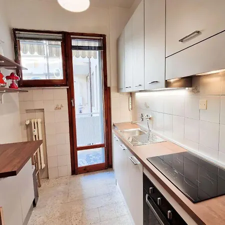 Appartamento Con Terrazza Privata Nel Cuore Di - Ztl Free