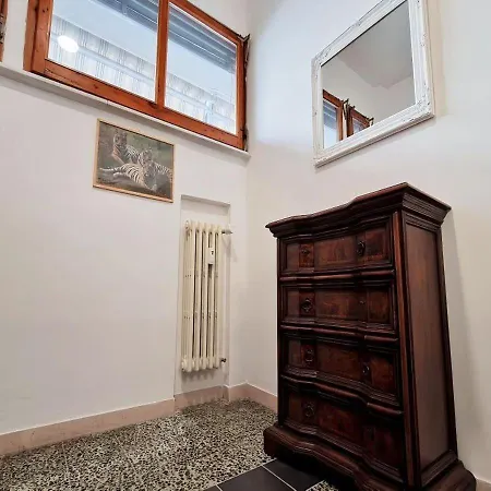 Con Terrazza Privata Nel Cuore Di - Ztl Free